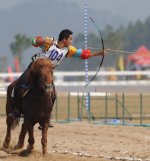 horse archery.jpg